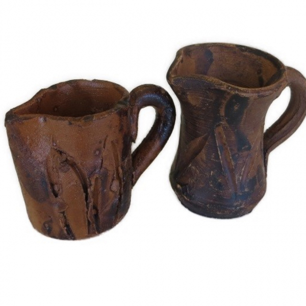 Krug mit Schnabel - Ton dunkel